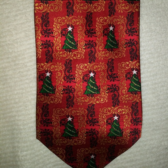 Hallmark 🎄 tie - Picture 1 of 3